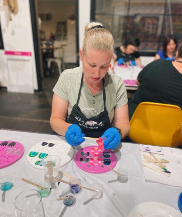 Colourful Resin Jewellery workshops